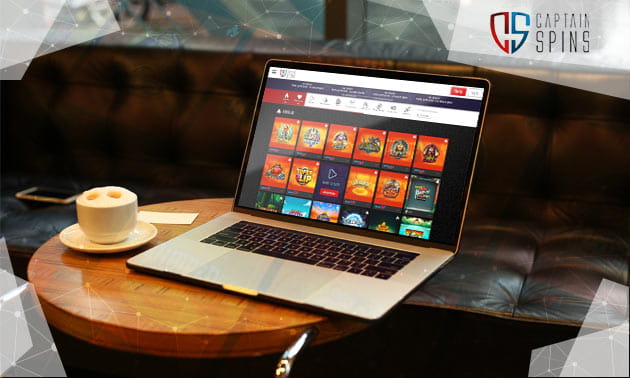 Una persona jugando en el casino online Captain Spins